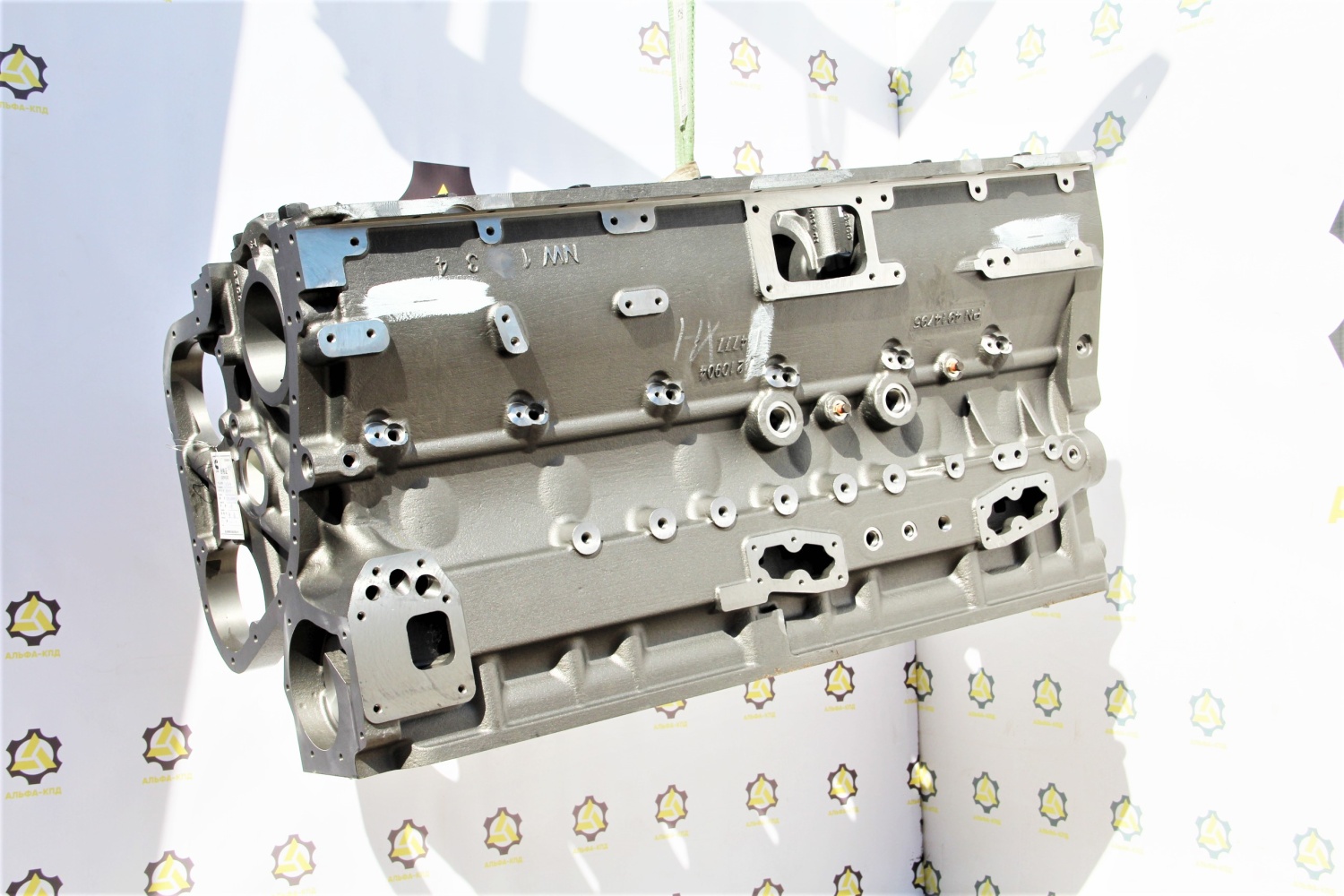 Блок двигателя Cummins NTA855 на SD22/32 Блок двигателя Cummins NTA855 на SD22/32
