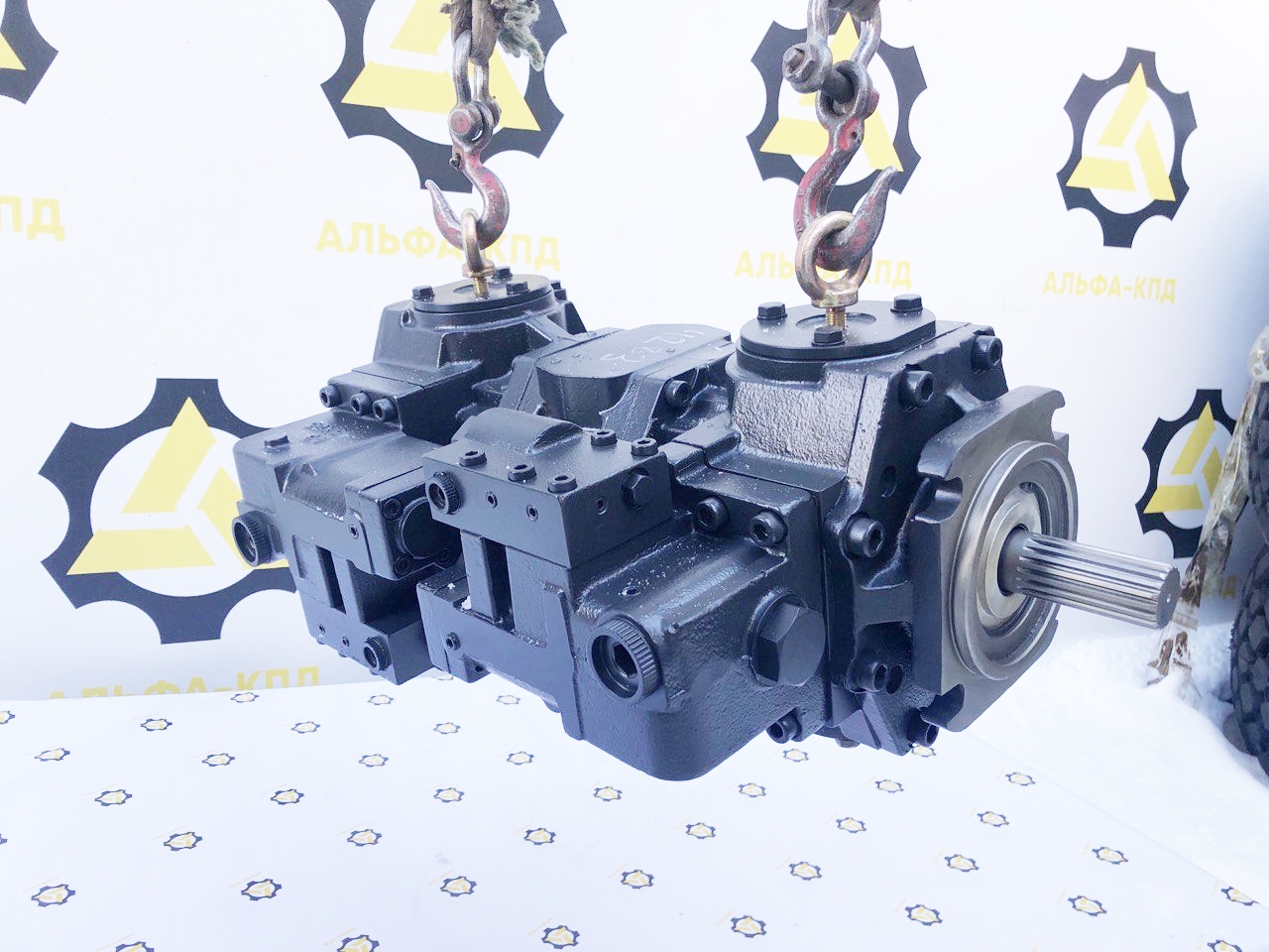 Насос шестеренный на Komatsu GD825 Насос шестеренный на Komatsu GD825