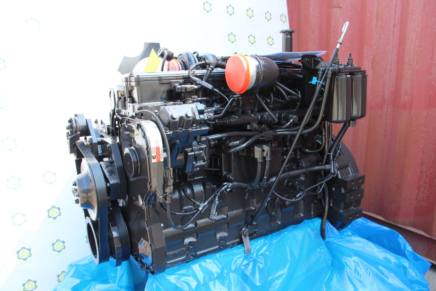Двигатель Cummins QSC8.3 (Komatsu SAA6D114E-3)
