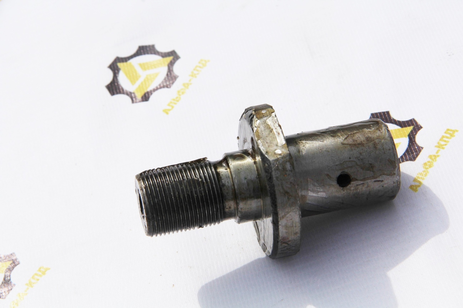 Вал натяжителя ремня вентилятора двигателя Cummins NTA855