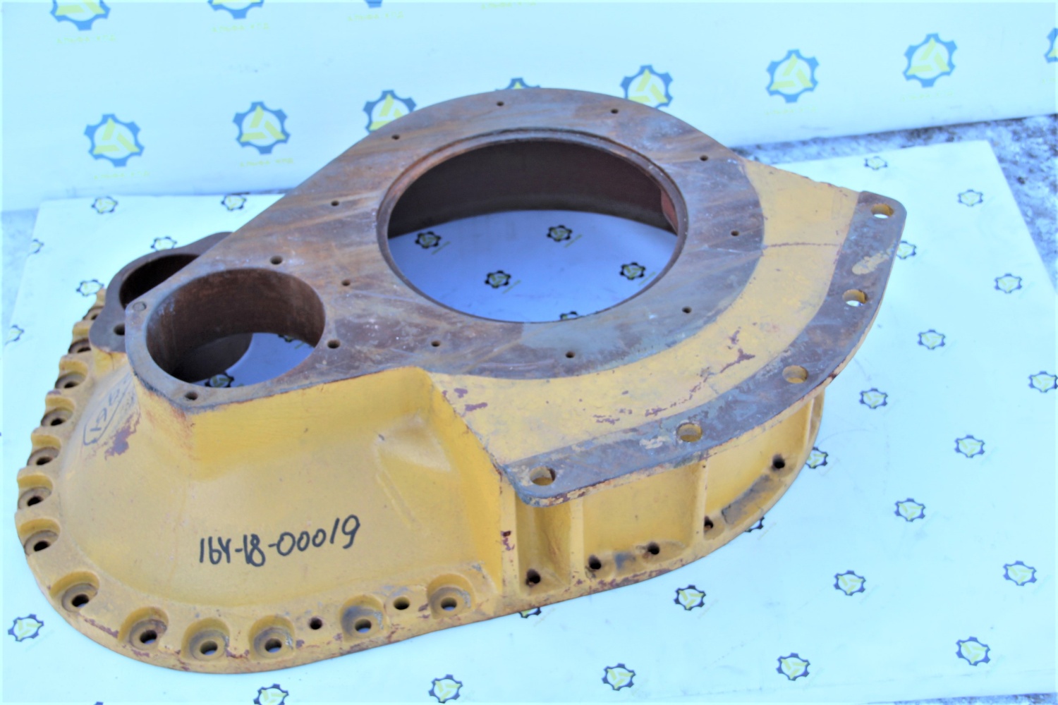 Кожух защитный бортового редуктора SD16 левый
