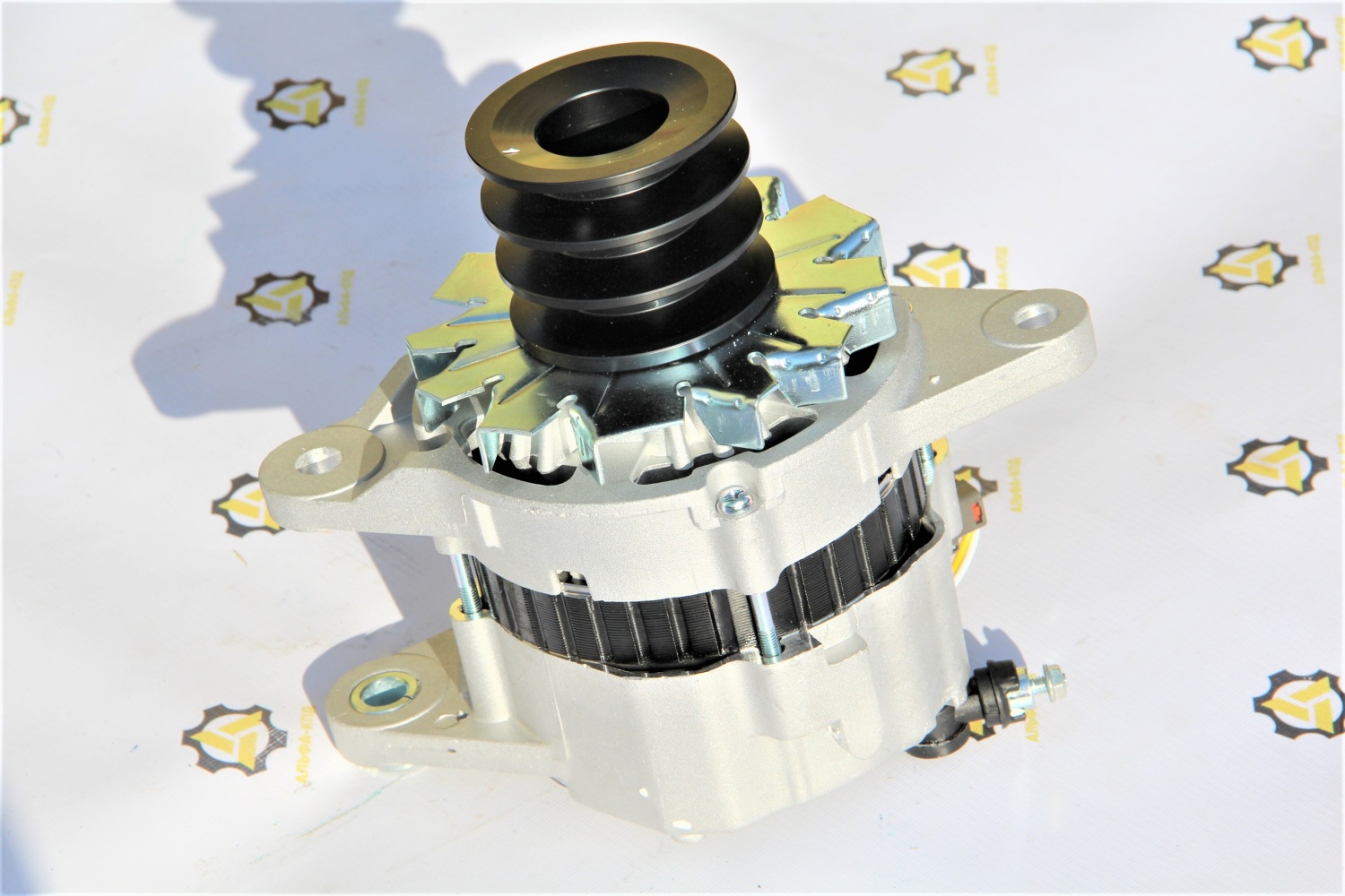 Генератор двигателя на экскаватор Sany