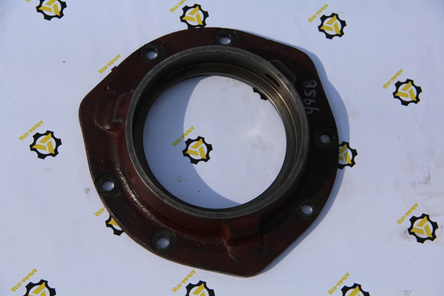 Корпус подшипника КПП SD22 154-15-32310