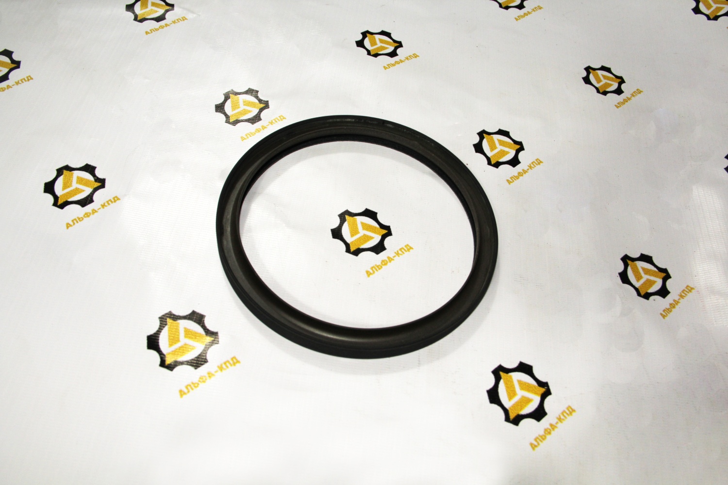 *Сальник коленвала задний двигателя Shanghai SC9/D6114