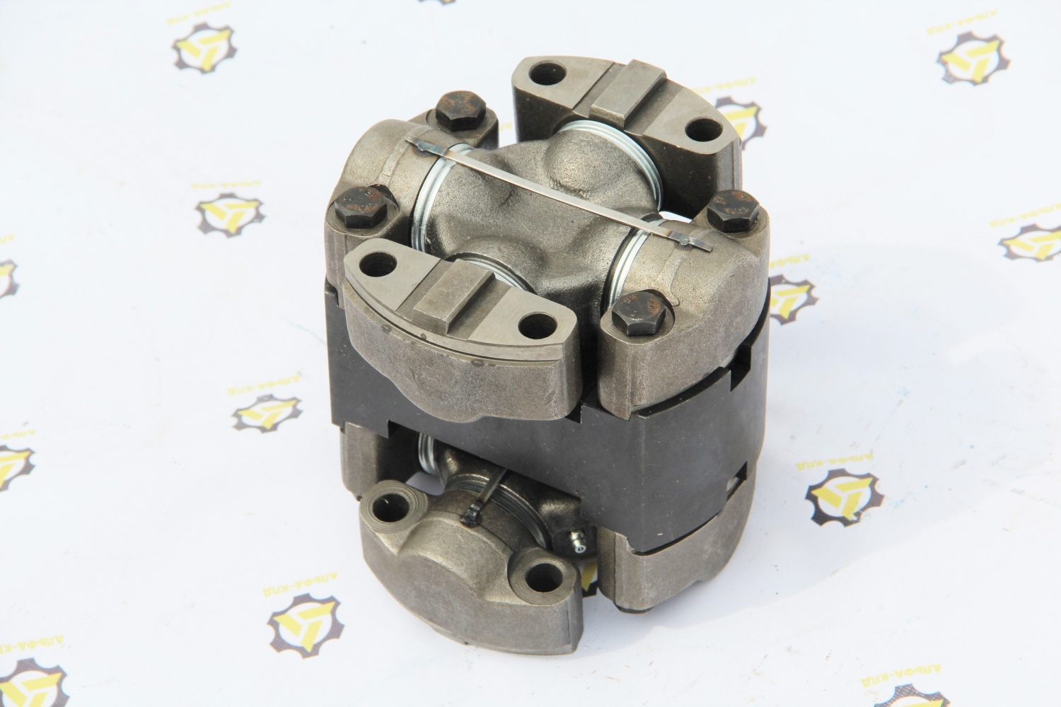 Вал карданный погрузчика Komatsu WA420-3 задний