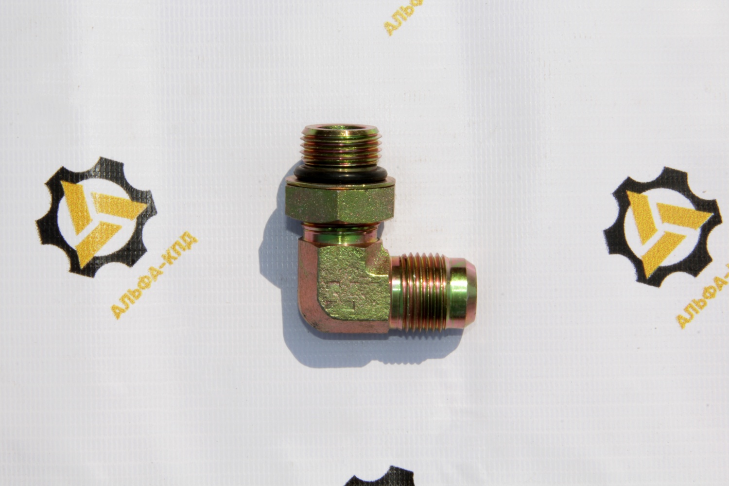 Штуцер топливный двигателя Cummins QSM11/ISM/M11/KTA-19 