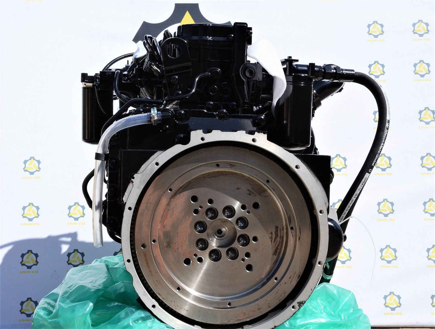 Двигатель Cummins QSB6.7-220