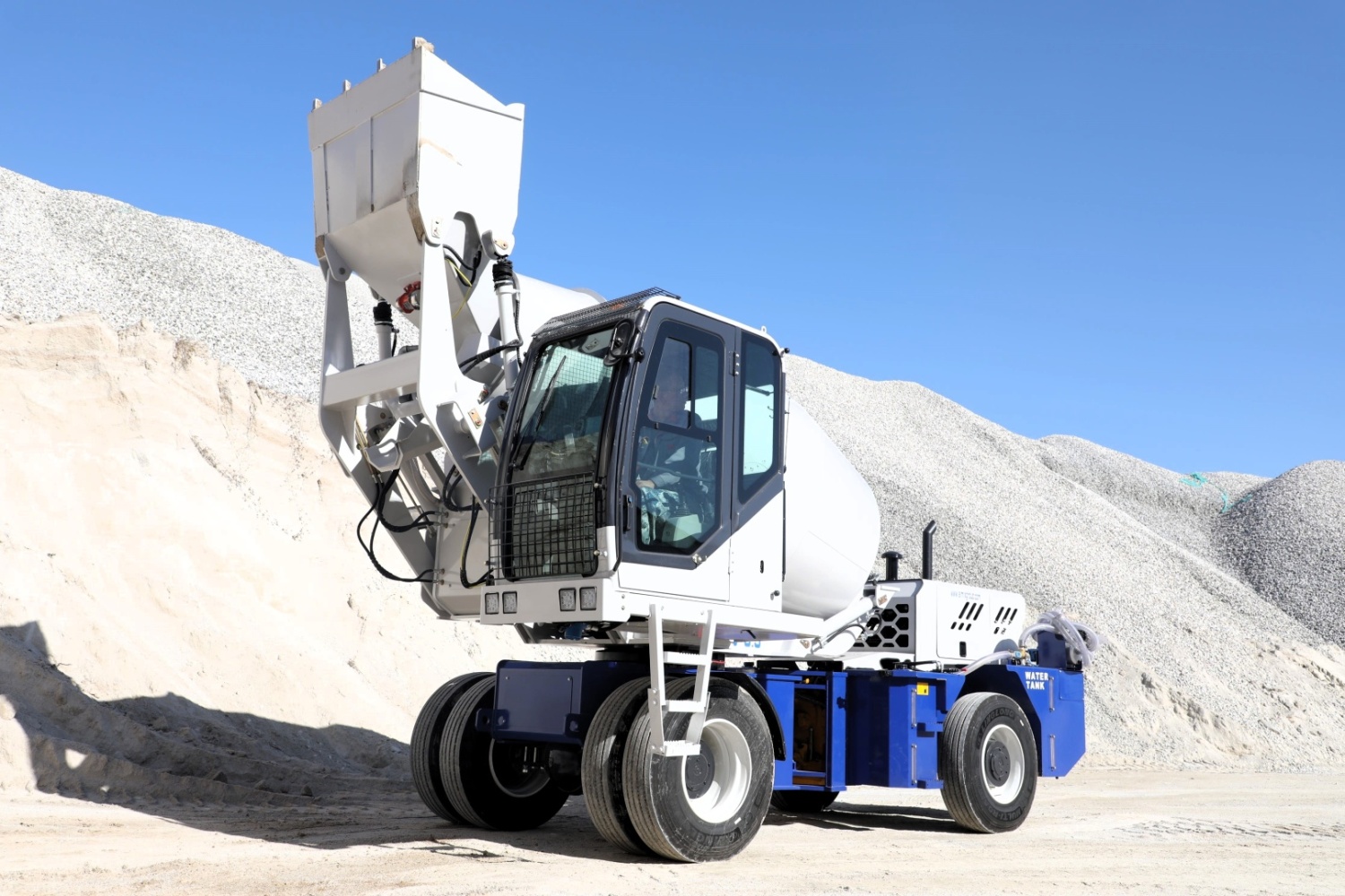 Автобетоносмеситель с самозагрузкой AS-5.5