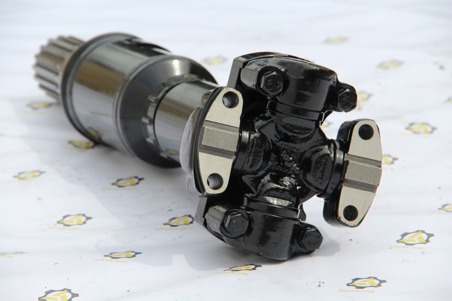 Вал карданный погрузчика Komatsu WA420-3 передний