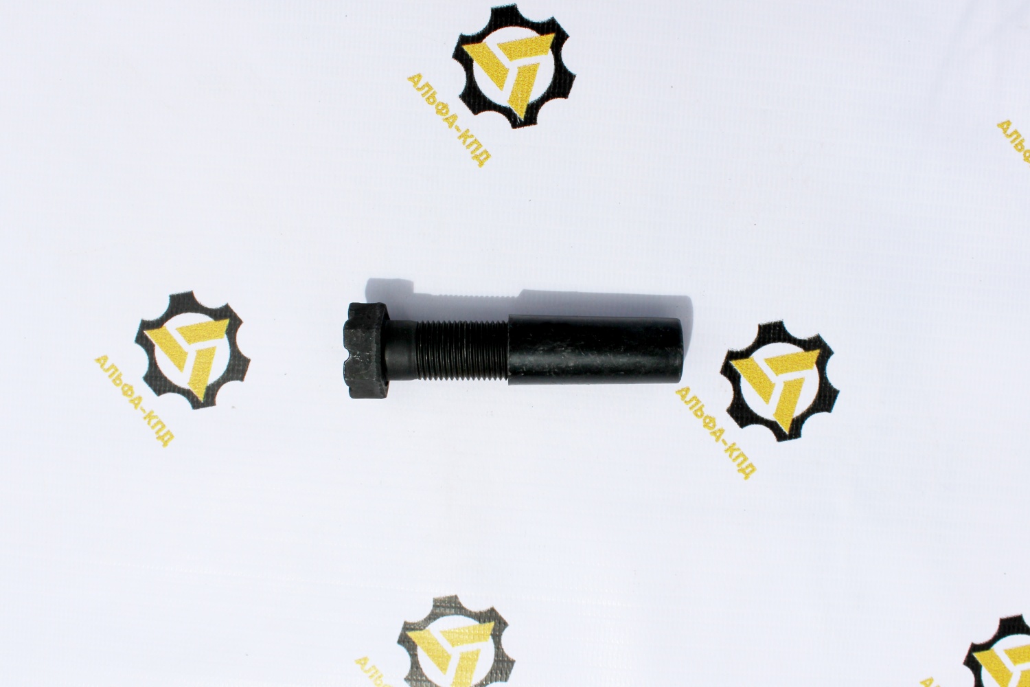 Болт маховика двигателя Cummins NTA855 16х75