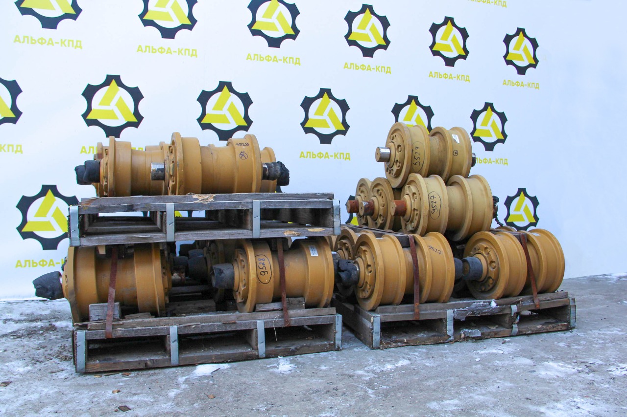 Каток опорный двубортный D155A-3 17A-30-00080