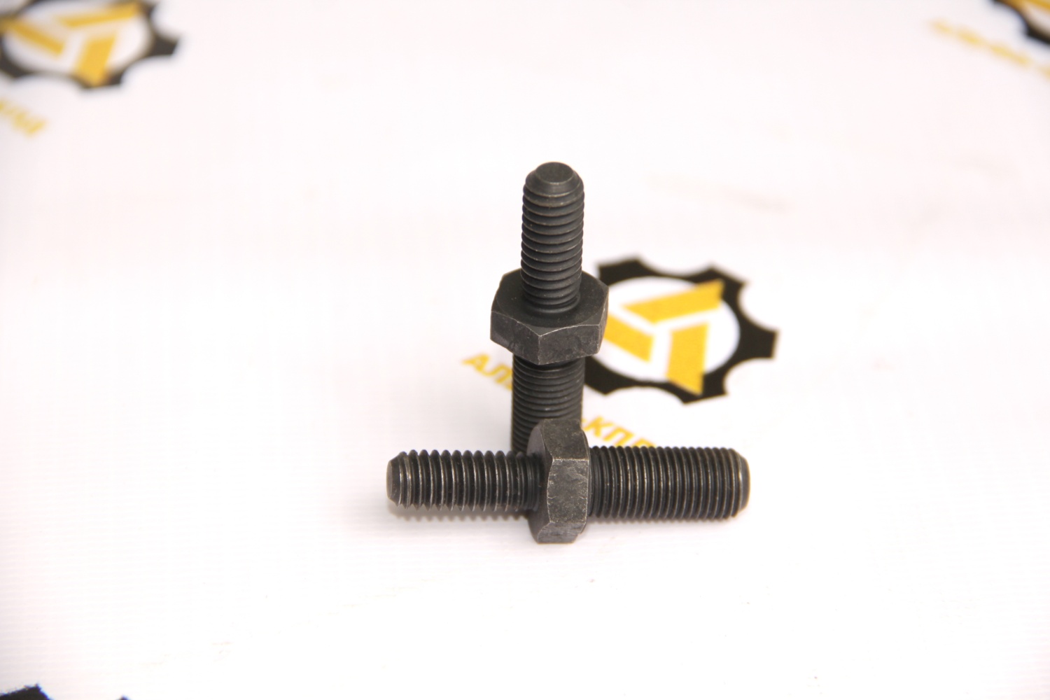 *Болт двигателя Cummins 3/8-24x2 9х20/8х18