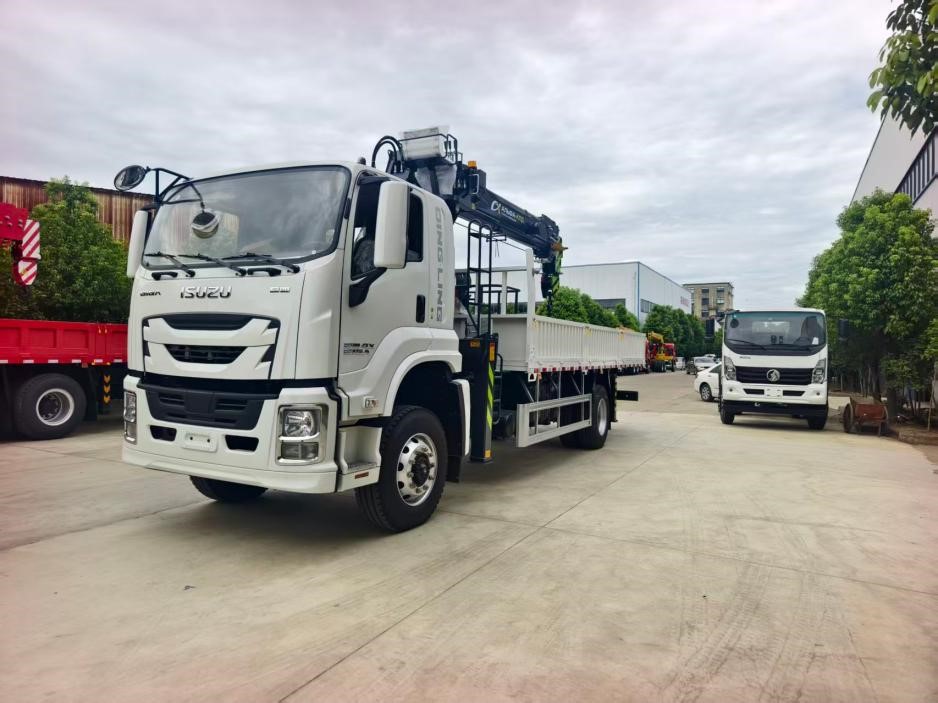 Бортовой грузовик Isuzu GIGA 4×4 с краном-манипулятором 8 т (новый, 2026 г.) 