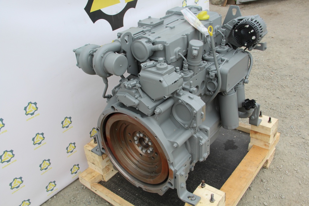 Двигатель DEUTZ BF4M2012 (10381900).JPG