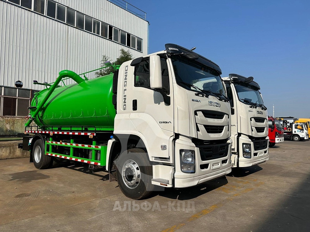 Ассенизаторская машина Isuzu Giga 12 куб.м Ассенизаторская машина Isuzu Giga 12 куб.м