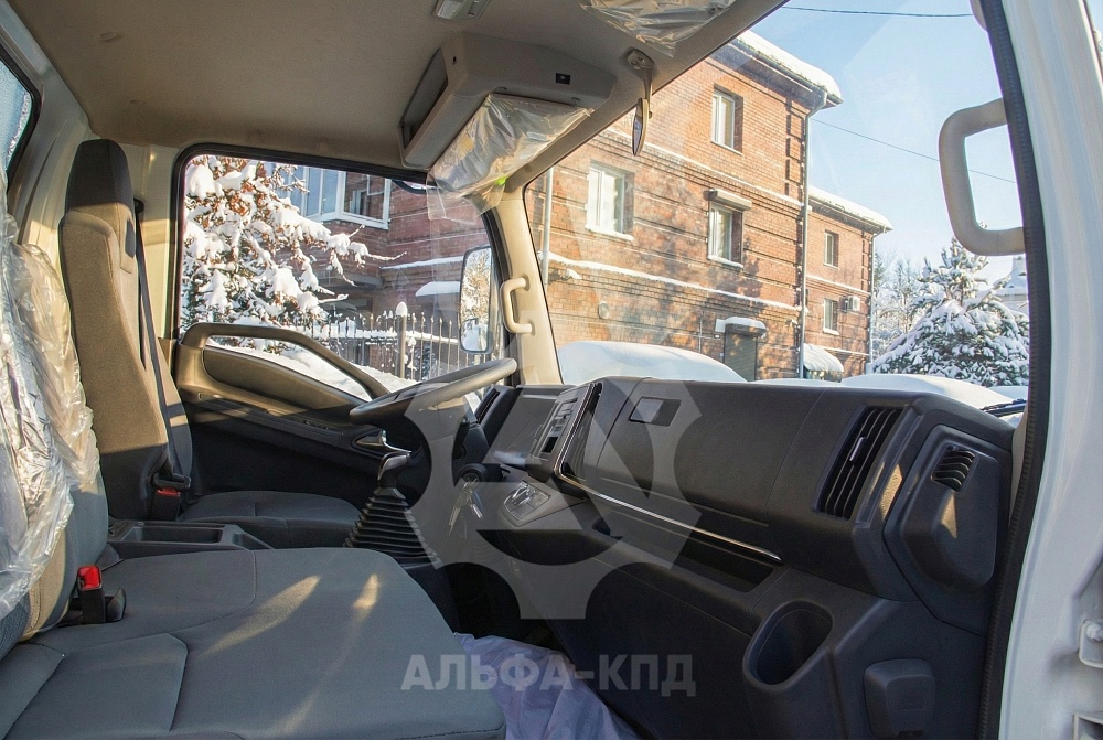 Изотермический фургон Isuzu Elf 4x2, 130 л.с., г/п 1.5 т Изотермический фургон Isuzu Elf 4x2, 130 л.с., г/п 1.5 т