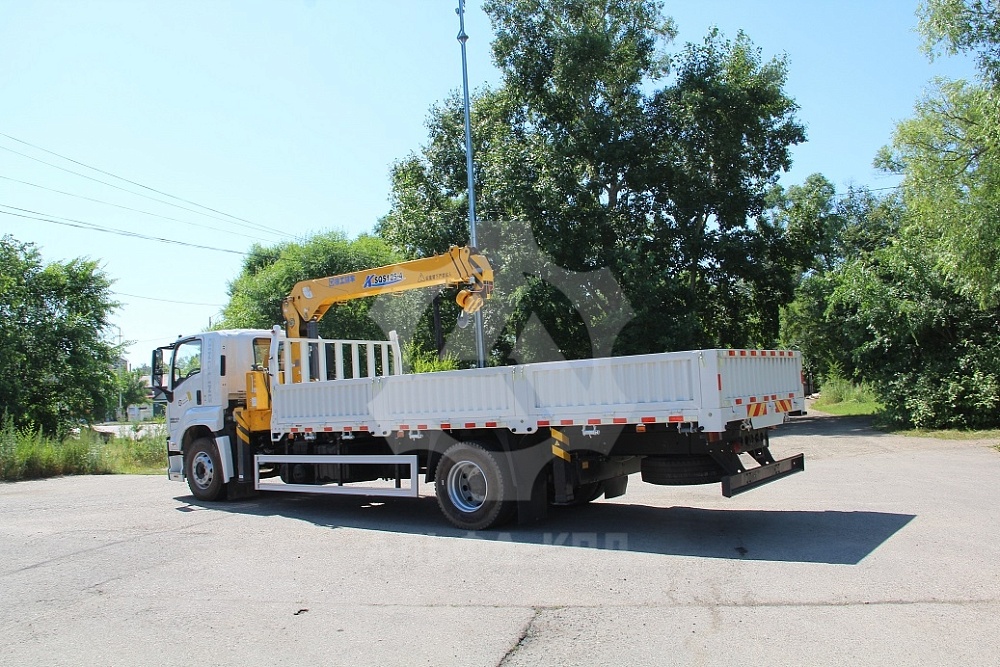 Бортовой автомобиль на шасси Isuzu Giga 4х2, 205 л.с, борт 7.5 м, с КМУ XCMG 5 т Бортовой автомобиль на шасси Isuzu Giga 4х2, 205 л.с, борт 7.5 м, с КМУ XCMG 5 т
