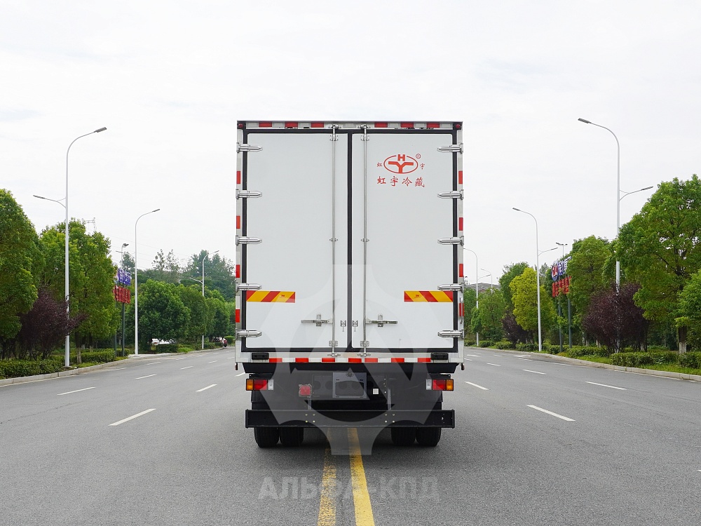 Авторефрижератор на базе шасси Isuzu Giga, 4x2, г/п 9 т Авторефрижератор на базе шасси Isuzu Giga, 4x2, г/п 9 т