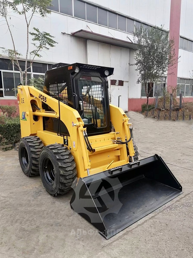 Мини-погрузчик JC65GH Мини-погрузчик JC65GH