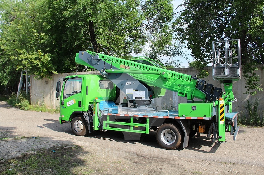 Автовышка на шасси Isuzu Elf 28 м Автовышка на шасси Isuzu Elf 28 м