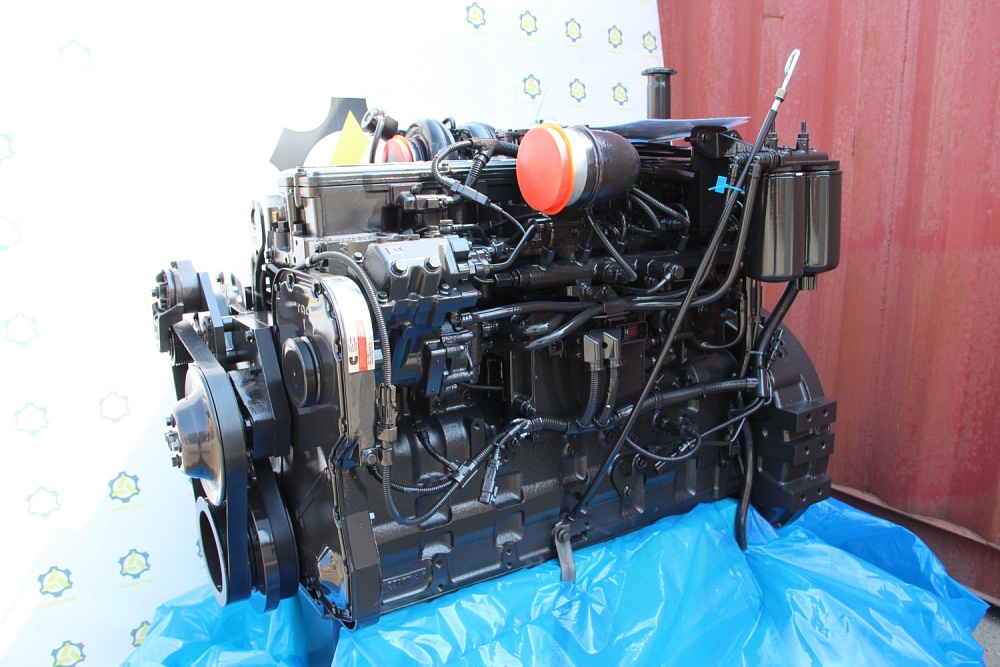 Двигатель Cummins QSC8.3 (Komatsu SAA6D114E-3) Двигатель Cummins QSC8.3 (Komatsu SAA6D114E-3)