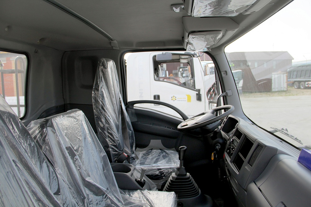 Бopтовой автомобиль Isuzu Giga 4х4, 205 л.с, борт 7 м, c КMУ 5 т Бopтовой автомобиль Isuzu Giga 4х4, 205 л.с, борт 7 м, c КMУ 5 т