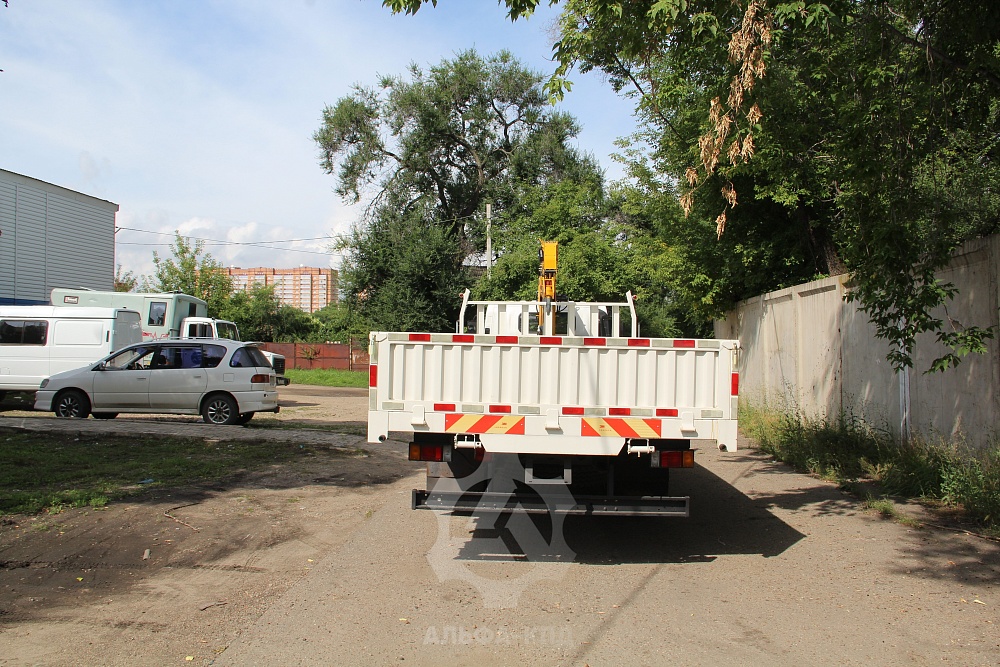 Бортовой автомобиль на шасси Isuzu Elf 4х2, 190 л.с, борт 6.3 м, с КМУ XCMG 3.2 т Бортовой автомобиль на шасси Isuzu Elf 4х2, 190 л.с, борт 6.3 м, с КМУ XCMG 3.2 т