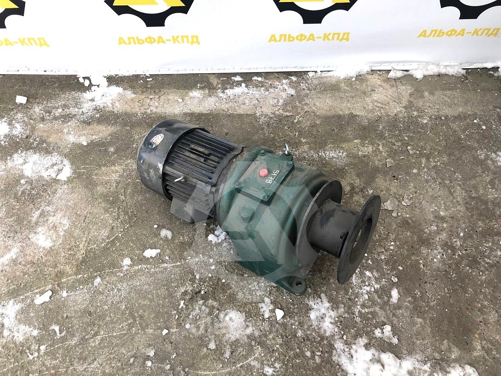 Двигатель с редуктором подъема скипа бетоносмесителя JS500 Двигатель с редуктором подъема скипа бетоносмесителя JS500