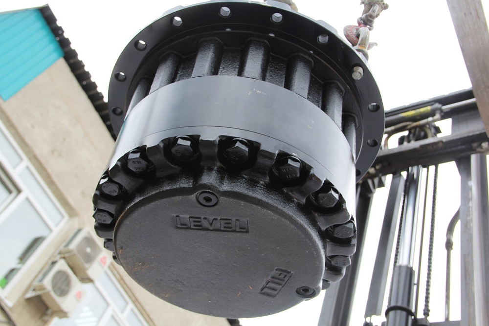 Редуктор бортовой экскаватора Caterpillar Cat325D Редуктор бортовой экскаватора Caterpillar Cat325D