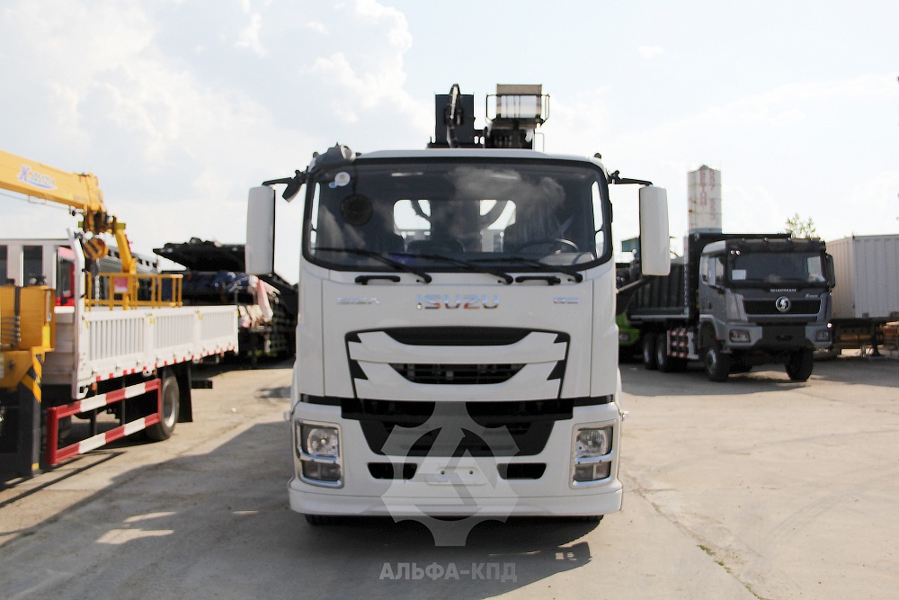 Бopтовой автомобиль Isuzu Giga 4х4, 205 л.с, борт 7 м, c КMУ 5 т Бopтовой автомобиль Isuzu Giga 4х4, 205 л.с, борт 7 м, c КMУ 5 т