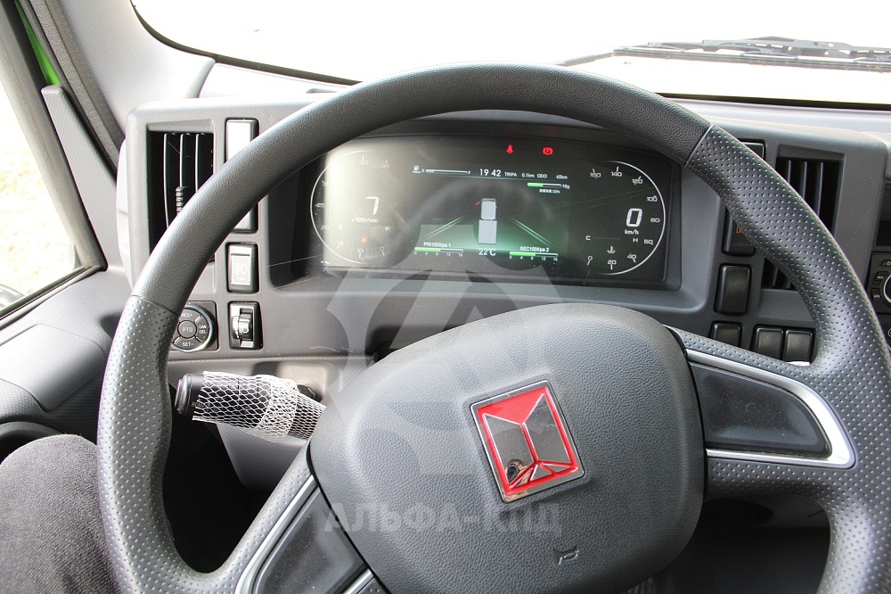 Автовышка на шасси Isuzu Elf 28 м Автовышка на шасси Isuzu Elf 28 м