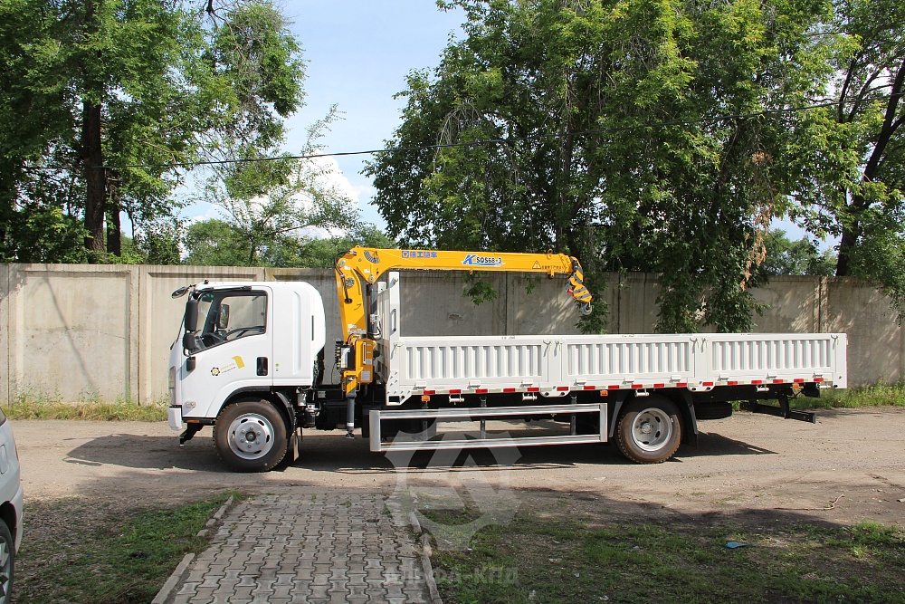 Бортовой автомобиль на шасси Isuzu Elf 4х2, 190 л.с, борт 6.3 м, с КМУ XCMG 3.2 т Бортовой автомобиль на шасси Isuzu Elf 4х2, 190 л.с, борт 6.3 м, с КМУ XCMG 3.2 т