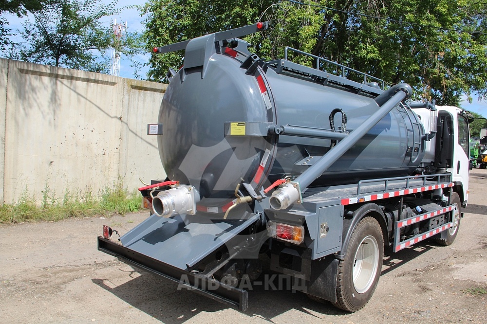 Ассенизаторская машина Isuzu 5.5 куб.м Ассенизаторская машина Isuzu 5.5 куб.м